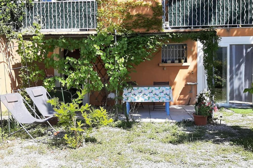 Апартаменты T.Belle Vue Panoramique Au Coeur Du Luberon 40M2 + Pergola . Jardin. P Апт Экстерьер фото