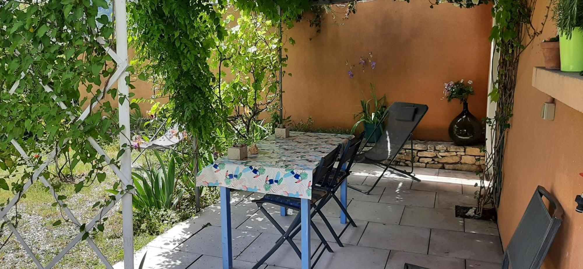Апартаменты T.Belle Vue Panoramique Au Coeur Du Luberon 40M2 + Pergola . Jardin. P Апт Экстерьер фото