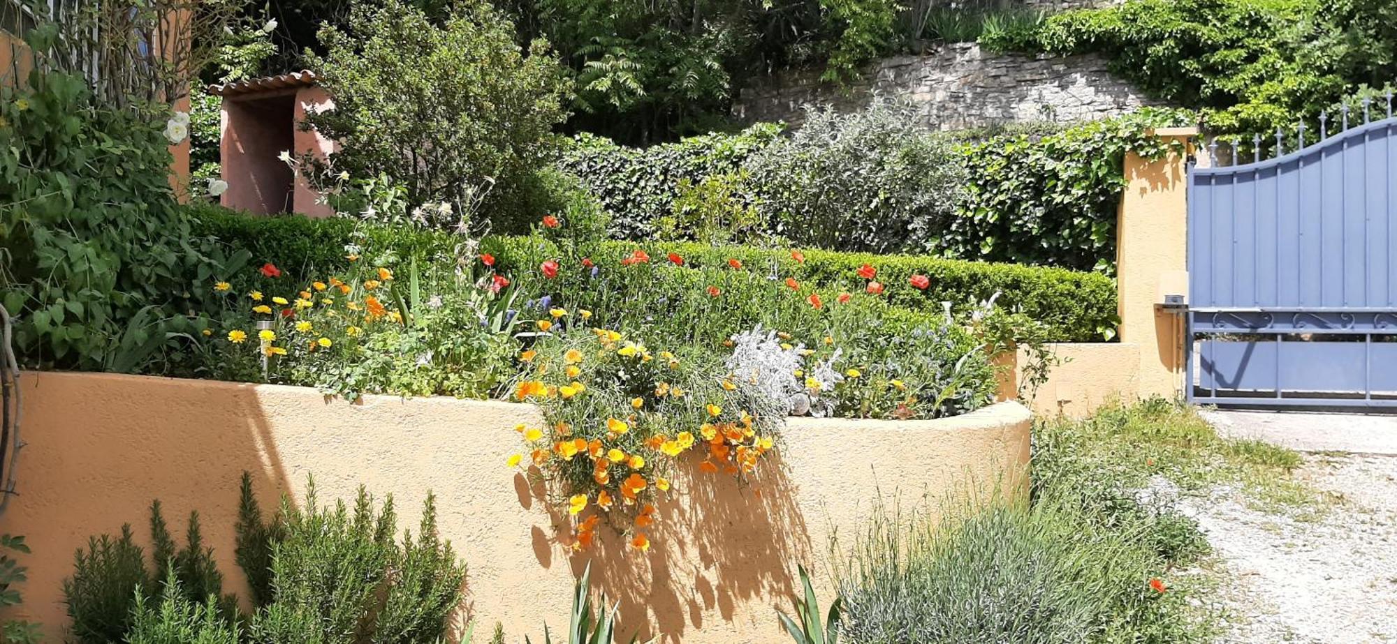Апартаменты T.Belle Vue Panoramique Au Coeur Du Luberon 40M2 + Pergola . Jardin. P Апт Экстерьер фото