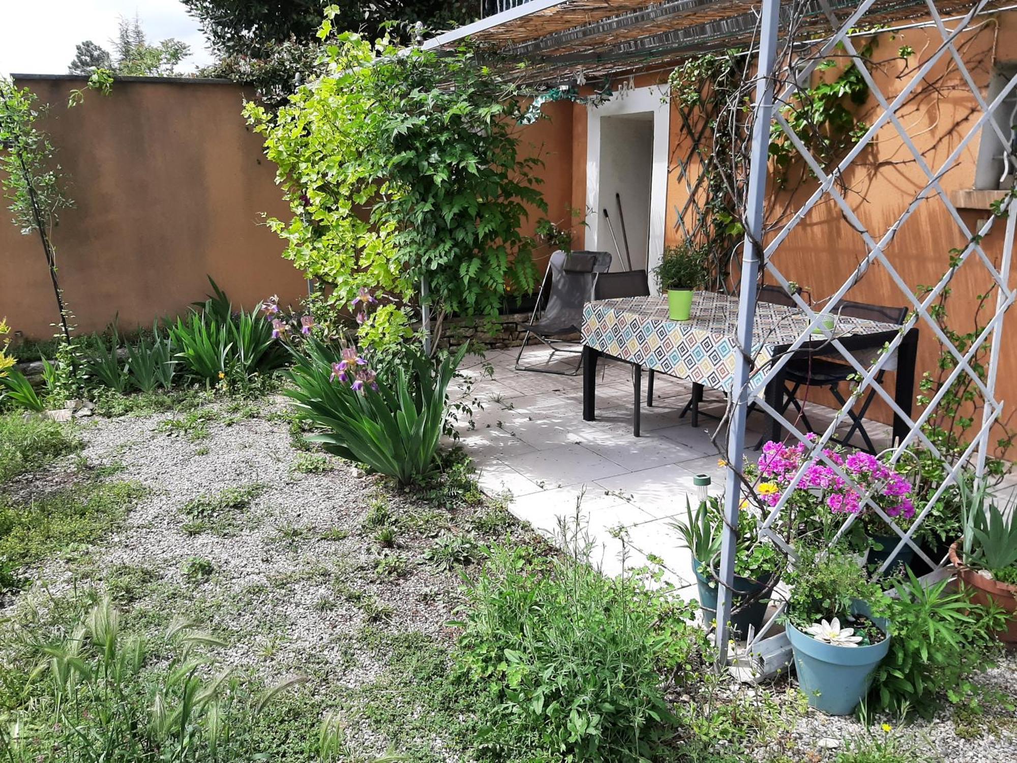 Апартаменты T.Belle Vue Panoramique Au Coeur Du Luberon 40M2 + Pergola . Jardin. P Апт Экстерьер фото