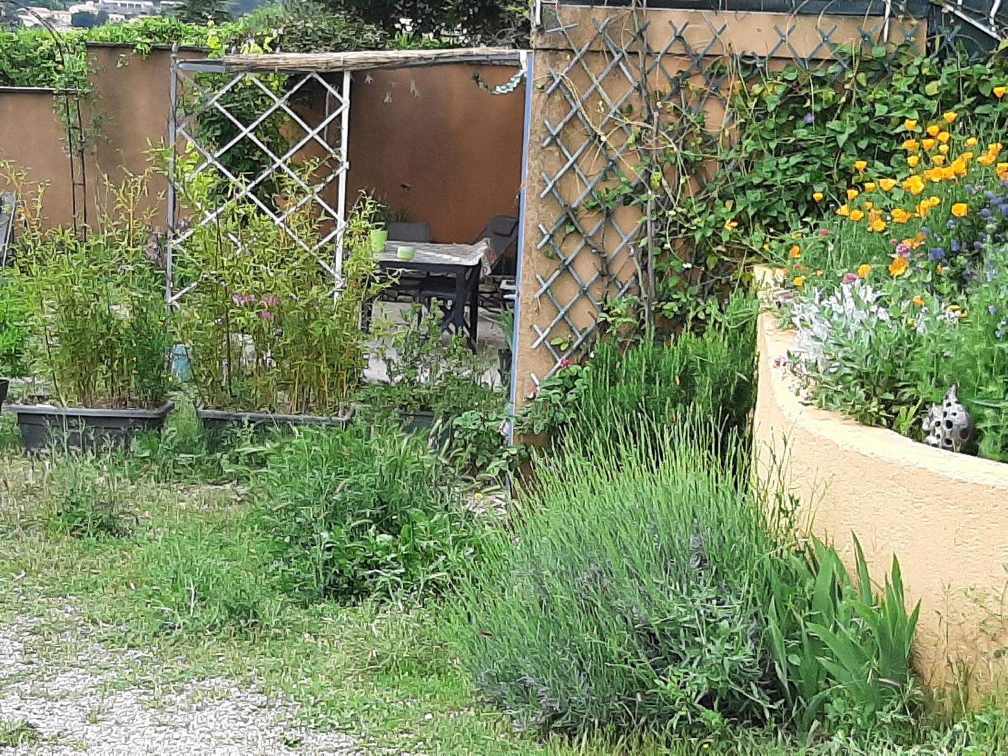 Апартаменты T.Belle Vue Panoramique Au Coeur Du Luberon 40M2 + Pergola . Jardin. P Апт Экстерьер фото