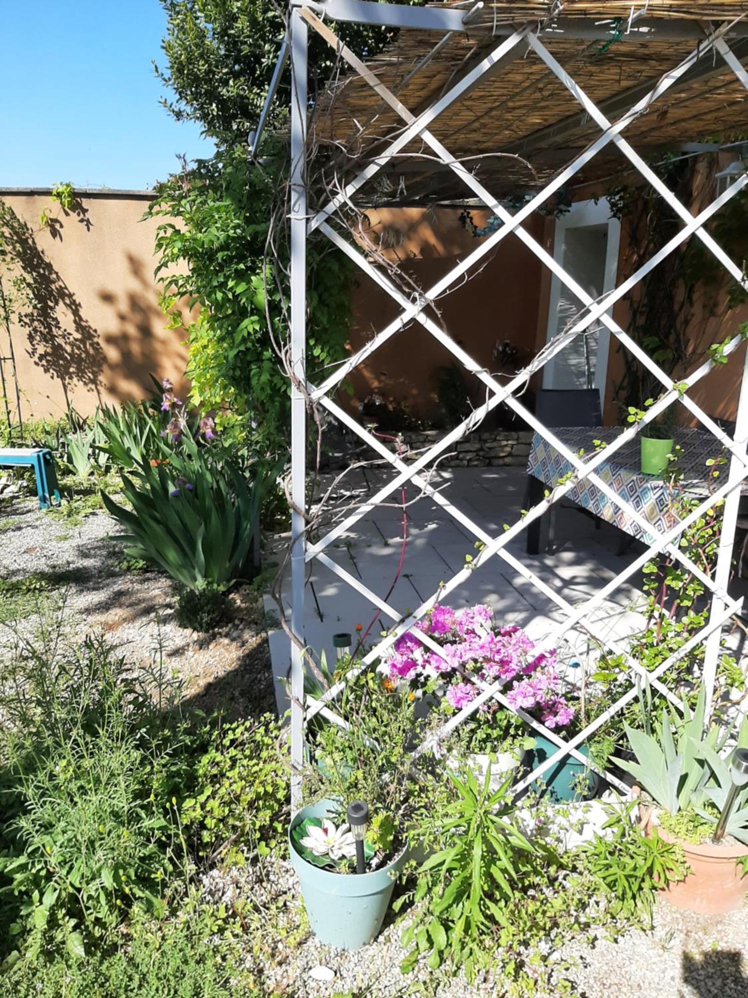 Апартаменты T.Belle Vue Panoramique Au Coeur Du Luberon 40M2 + Pergola . Jardin. P Апт Экстерьер фото